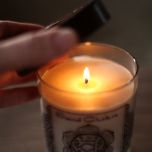 Vela de Soja para Meditación de Chakras Perfumada con Aceites Esenciales | Chakra sacro Svadhishthana | Vainilla | Sensualidad y Creatividad - 10.5oz