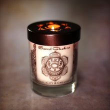 Vela de Soja para Meditación de Chakras Perfumada con Aceites Esenciales | Chakra sacro Svadhishthana | Vainilla | Sensualidad y Creatividad - 10.5oz